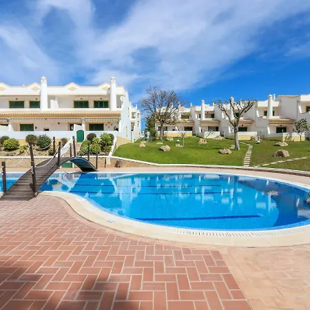 Prázdninový dům Cozy Townhouse Rafaella Near Sao Rafael